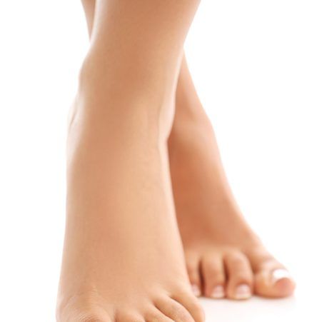 Pedicura SPA completa esmaltado - Pamplona.